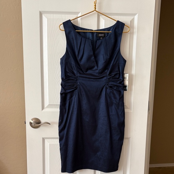 Adrianna Papell Dresses & Skirts - ADRIANNA PAPELL Petite Cocktail Dress